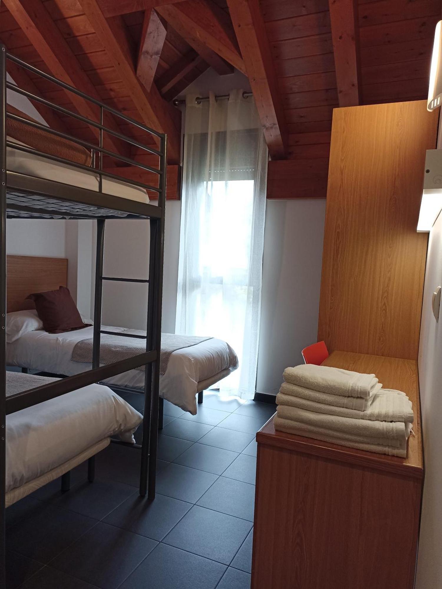 Albergue Francisco Giner De Los Rios Villablino Zewnętrze zdjęcie